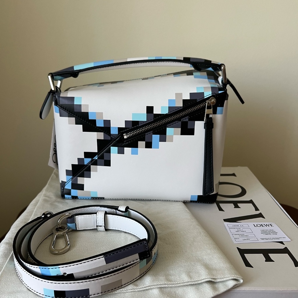 Loewe Small Edge Puzzle from the Pixel Collection - Picture 3 of 9